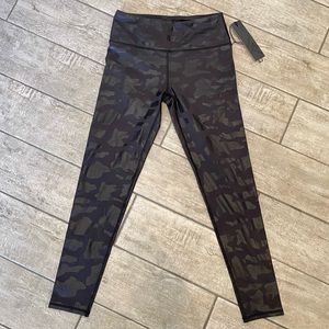 Kyodan Black Camo Shiny Athletic Leggings